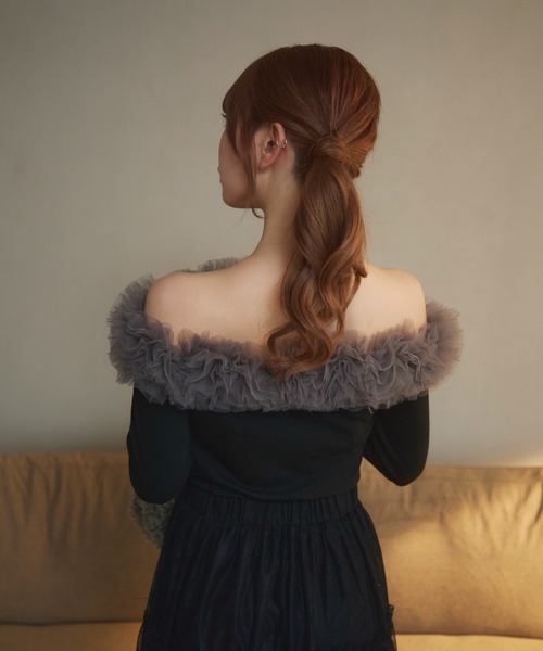 TITTY&CO.(ティティーアンドコー)の「チュールオフショルトップス(Tシャツ/カットソー・レディース・ブラック/グレー・FREE)」の17枚目の写真