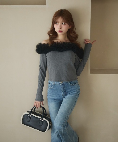 TITTY&CO.(ティティーアンドコー)の「チュールオフショルトップス(Tシャツ/カットソー・レディース・ブラック/グレー・FREE)」の7枚目の写真
