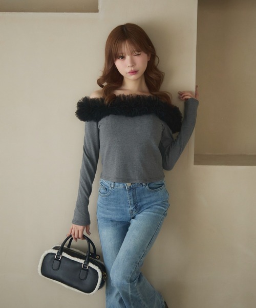 TITTY&CO.(ティティーアンドコー)の「チュールオフショルトップス(Tシャツ/カットソー・レディース・ブラック/グレー・FREE)」の9枚目の写真