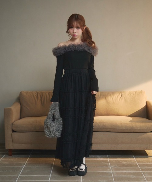 TITTY&CO.(ティティーアンドコー)の「チュールオフショルトップス(Tシャツ/カットソー・レディース・ブラック/グレー・FREE)」の16枚目の写真