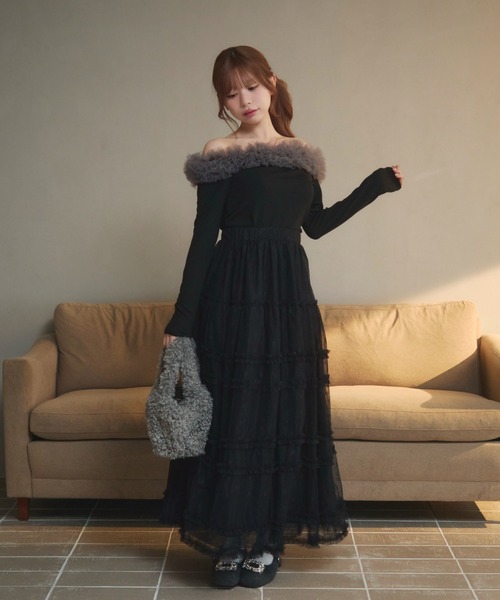 TITTY&CO.(ティティーアンドコー)の「チュールオフショルトップス(Tシャツ/カットソー・レディース・ブラック/グレー・FREE)」の14枚目の写真