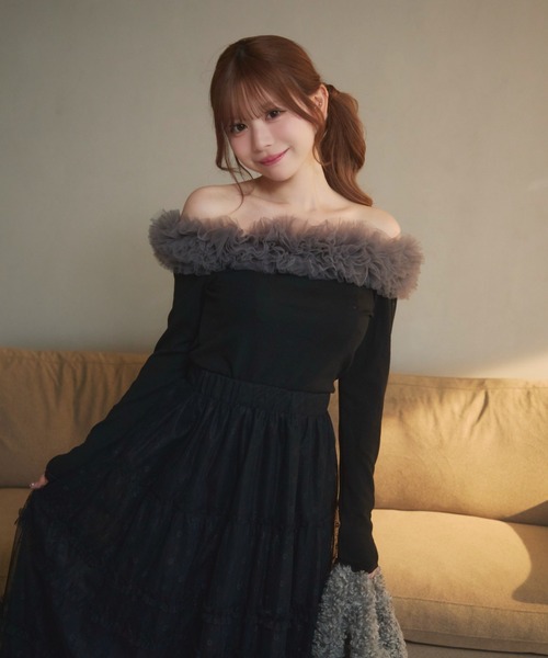 TITTY&CO.(ティティーアンドコー)の「チュールオフショルトップス(Tシャツ/カットソー・レディース・ブラック/グレー・FREE)」の12枚目の写真