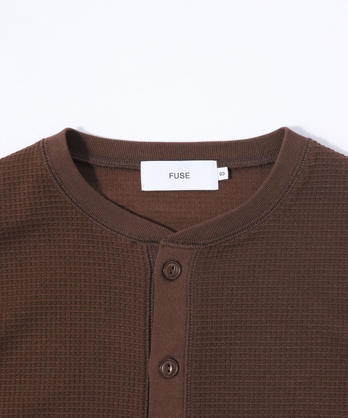 FUSE(フューズ)の「テックサーマル ヘンリーネックシャツ(Tシャツ/カットソー・メンズ・グレー/ホワイト/ブラウン・01/02/03)」の4枚目の写真