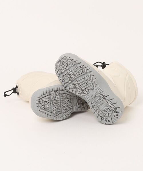 ASBee(アスビー)の「MOUNTAIN WALK マウンテンウォーク キッズ キルティングウィンターブーツ【はっ水/防寒】ハーフ丈 1230(ブーツ・キッズ・ベージュ・20.0cm/21.0cm/22.0cm/23.0cm/24.0cm)」の3枚目の写真