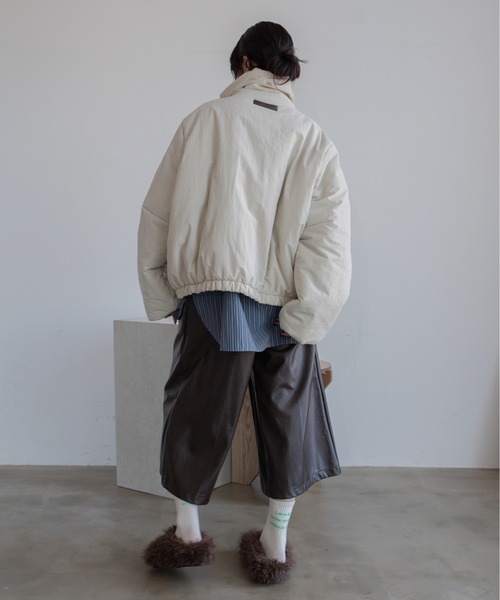 VACANCY（ヴァカンシー）の「ダブルリボンショート丈ダウン（ダウンジャケット/コート・レディース・ブラック/アイボリー・FREE）」の19枚目の写真