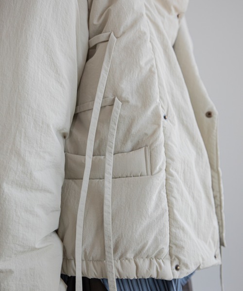 VACANCY（ヴァカンシー）の「ダブルリボンショート丈ダウン（ダウンジャケット/コート・レディース・ブラック/アイボリー・FREE）」の14枚目の写真
