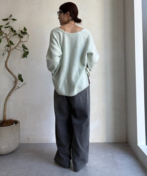 DouDou（ドゥドゥ）の「ファーウール深Vプルオーバー（ニット/セーター・レディース・チャコールグレー/ミント/モカ・FREE）」の4枚目の写真