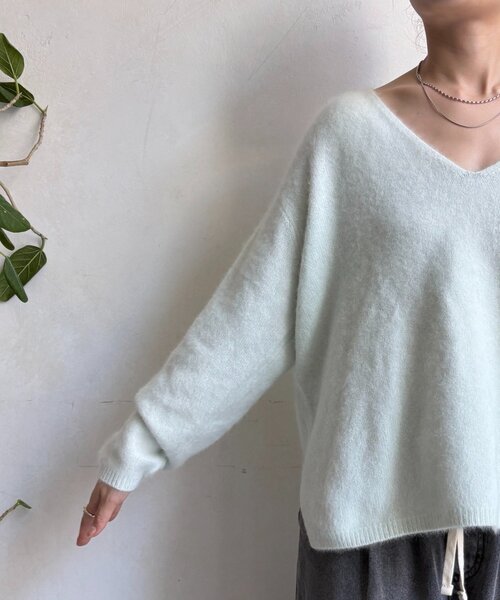 DouDou（ドゥドゥ）の「ファーウール深Vプルオーバー（ニット/セーター・レディース・チャコールグレー/ミント/モカ・FREE）」の14枚目の写真