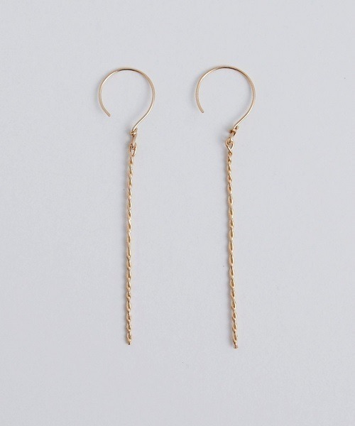 tone(トーン)の「【kare】【両耳用】ゴールド 華奢 ツイスト ロング バーピアス(ピアス(両耳用)・レディース・ゴールド・FREE)」の1枚目の写真