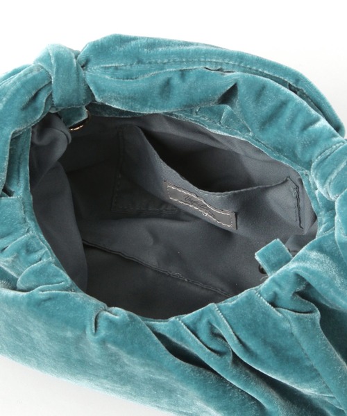 Elura（エルーラ）の「ブローチ付きベルベットショルダーバッグ/131391（ショルダーバッグ・レディース・ブルー・ONE SIZE）」の10枚目の写真