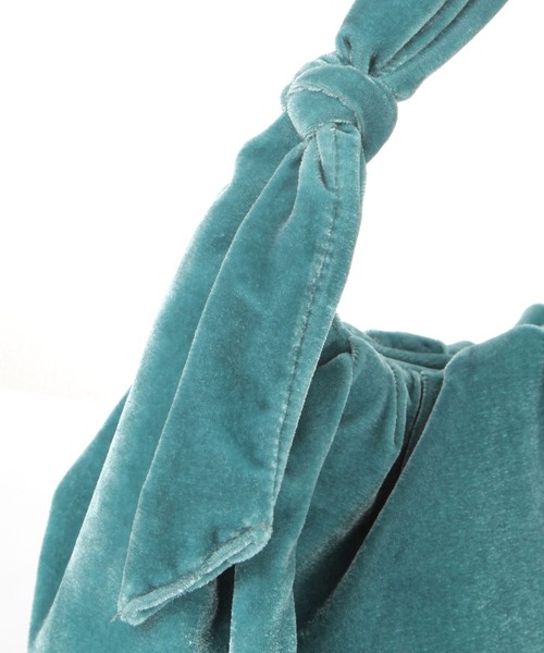 Elura（エルーラ）の「ブローチ付きベルベットショルダーバッグ/131391（ショルダーバッグ・レディース・ブルー・ONE SIZE）」の6枚目の写真