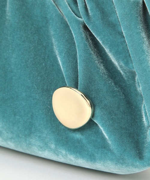 Elura（エルーラ）の「ブローチ付きベルベットショルダーバッグ/131391（ショルダーバッグ・レディース・ブルー・ONE SIZE）」の8枚目の写真