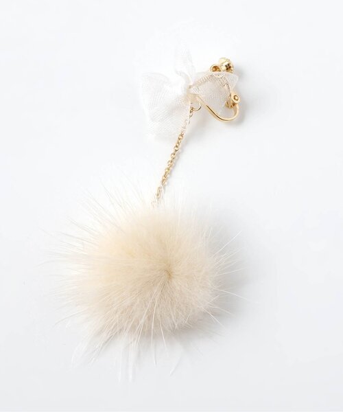 algy（アルジー）の「チュールリボンファーイヤリング（イヤリング・キッズ・オフホワイト・FREE）」の3枚目の写真