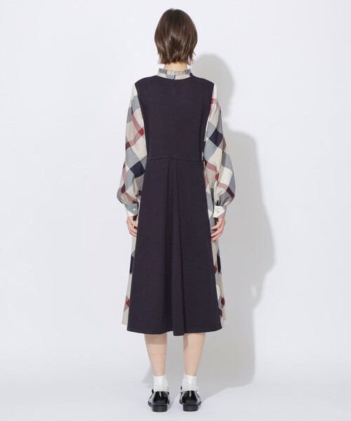 BLUE LABEL CRESTBRIDGE(ブルーレーベルクレストブリッジ)の「【WEB限定】ウールミックスストレッチポンチパーシャルチェックドレス(ワンピース・レディース・ダークネイビー/ブラック・36/38/40)」の10枚目の写真