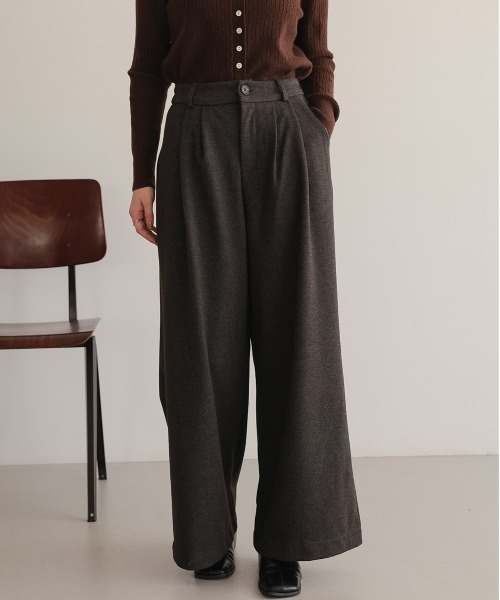 attiree(アティレー)の「微起毛ワイドパンツ(スラックス・レディース・ブラウン/チャコールグレー・MEDIUM/LARGE)」の12枚目の写真