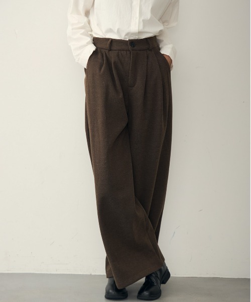 attiree(アティレー)の「微起毛ワイドパンツ(スラックス・レディース・ブラウン/チャコールグレー・MEDIUM/LARGE)」の4枚目の写真