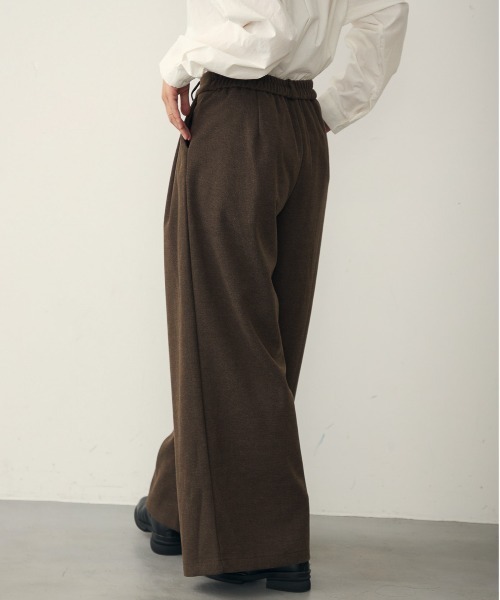 attiree(アティレー)の「微起毛ワイドパンツ(スラックス・レディース・ブラウン/チャコールグレー・MEDIUM/LARGE)」の8枚目の写真