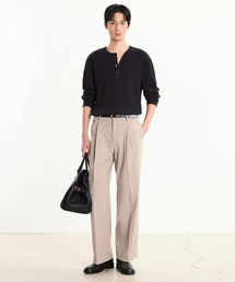 TNGT（ティーエヌジーティー）の「Flap Detail Wide Pants (Light Beige) TNPA5F001I2（スラックス）」