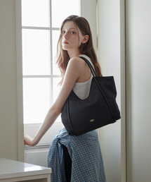 VALLUAT（バリュエット）の「Marenne bag_Navy（ショルダーバッグ）」