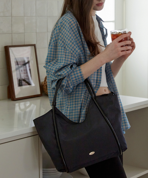 VALLUAT（バリュエット）の「Marenne bag_Navy（ショルダーバッグ・レディース・その他・FREE）」の3枚目の写真