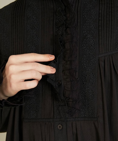 crinkle crinkle crinkle（クリンクルクリンクルクリンクル）の「【crinkle crinkle crinkle】rebuild lace shirt dress/リビルドレースシャツドレス（ワンピース・レディース・ブラック/ホワイト・FREE）」の15枚目の写真