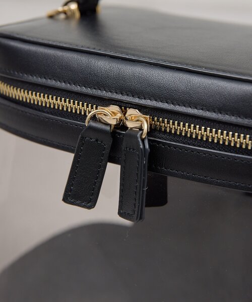 GALLARDAGALANTE（ガリャルダガランテ）の「【2.718】ビニールバニティ（ショルダーバッグ・レディース・ブラック/モカ・FREE）」の11枚目の写真