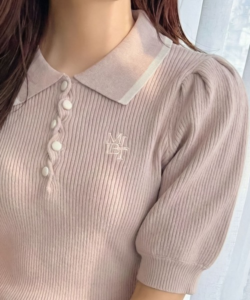 mily bilet(ミウィビレット)の「【mily bilet】配色×くすみカラーで魅せる、ずるい清楚さ。配色ラインポロニット (半袖)(ポロシャツ・レディース・ピンク/チャコール/アイボリー・LARGE/MEDIUM/SMALL/X-LARGE)」の1枚目の写真