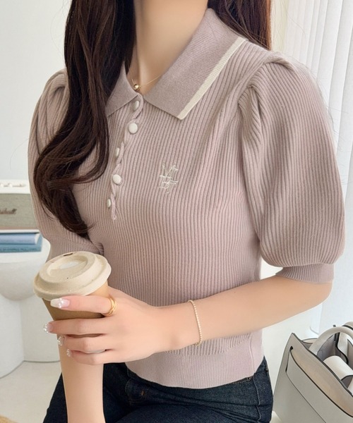 mily bilet(ミウィビレット)の「【mily bilet】配色×くすみカラーで魅せる、ずるい清楚さ。配色ラインポロニット (半袖)(ポロシャツ・レディース・ピンク/チャコール/アイボリー・LARGE/MEDIUM/SMALL/X-LARGE)」の8枚目の写真