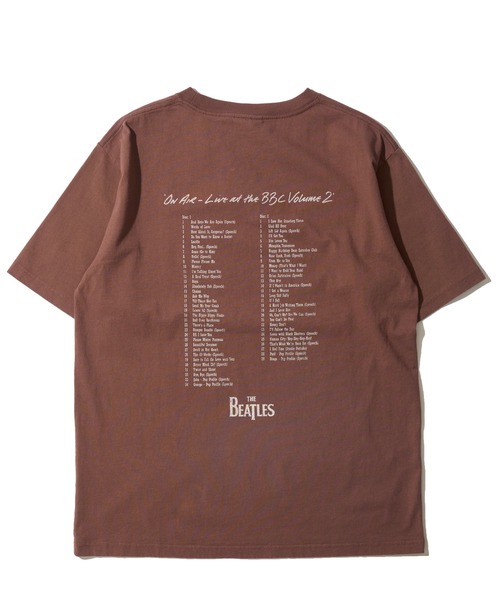 The Beatles(ザビートルズ)の「【THE BEATLES/ザ ビートルズ】レコードプリントクルーネックTシャツ/バックプリント(Tシャツ/カットソー・レディース・ホワイト/ブラウン/チャコールグレー・X-LARGE/MEDIUM/LARGE)」の5枚目の写真