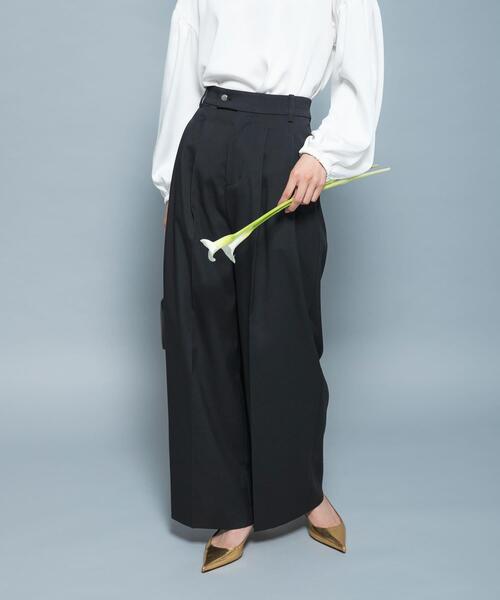 URBAN RESEARCH ROSSO WOMEN（アーバンリサーチ　ロッソ）の「防シワシャンブレーツイルタックパンツ（その他パンツ・レディース・ベージュ系その他/ブラック・36/38）」の3枚目の写真