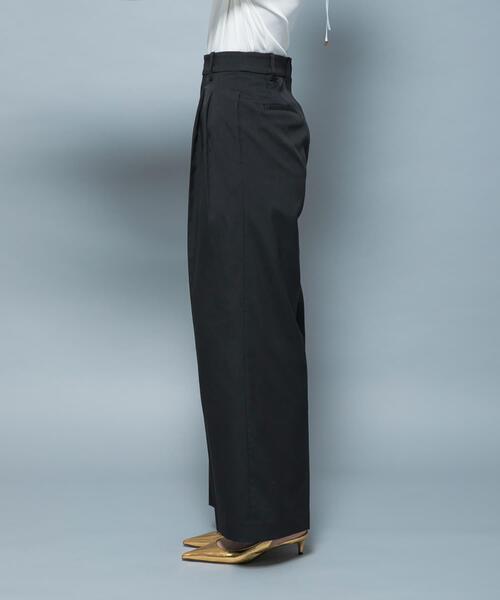 URBAN RESEARCH ROSSO WOMEN（アーバンリサーチ　ロッソ）の「防シワシャンブレーツイルタックパンツ（その他パンツ・レディース・ベージュ系その他/ブラック・36/38）」の8枚目の写真