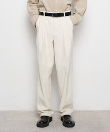 THE-ABON（エイボン）の「マンデークラシックツーピンタックワイドコーデュロイパンツアイボリー（その他パンツ）」