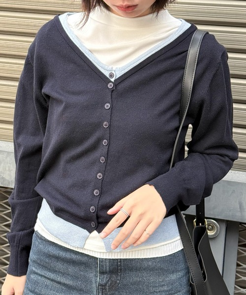 aimoha（アイモハ）の「バイカラーVネックニットカーディガン（カーディガン/ボレロ・レディース・ネイビー/ライトベージュ/グレー・FREE）」の3枚目の写真