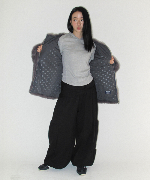 RONRON（ロンロン）の「INNER POINTED FLUFFY FUR JACKET CHARCOAL（ムートンコート・レディース・その他・FREE）」の10枚目の写真