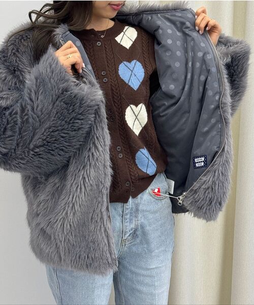 RONRON（ロンロン）の「INNER POINTED FLUFFY FUR JACKET CHARCOAL（ムートンコート・レディース・その他・FREE）」の5枚目の写真