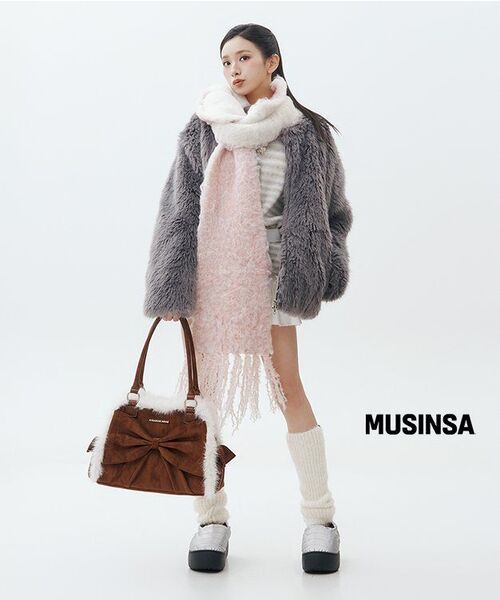 RONRON（ロンロン）の「INNER POINTED FLUFFY FUR JACKET CHARCOAL（ムートンコート・レディース・その他・FREE）」の6枚目の写真