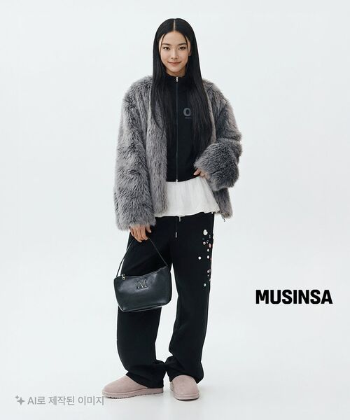 RONRON（ロンロン）の「INNER POINTED FLUFFY FUR JACKET CHARCOAL（ムートンコート・レディース・その他・FREE）」の7枚目の写真