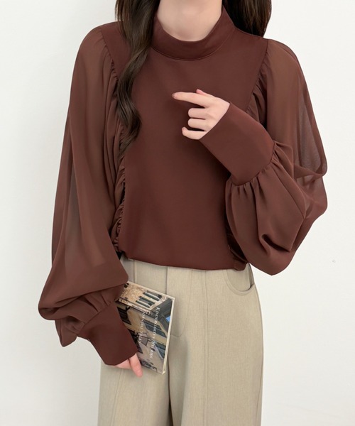 ABITOKYO(アビトーキョー)の「ボリューム袖異素材ドッキングブラウス(シャツ/ブラウス・レディース・ブラック/ホワイト/モカ・FREE)」の3枚目の写真