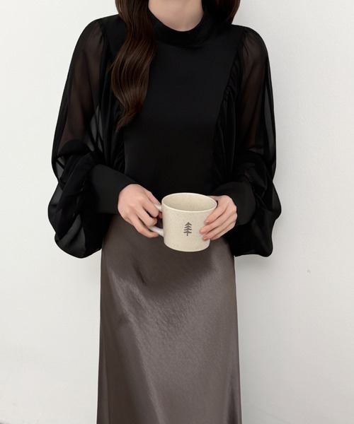 ABITOKYO(アビトーキョー)の「ボリューム袖異素材ドッキングブラウス(シャツ/ブラウス・レディース・ブラック/ホワイト/モカ・FREE)」の9枚目の写真