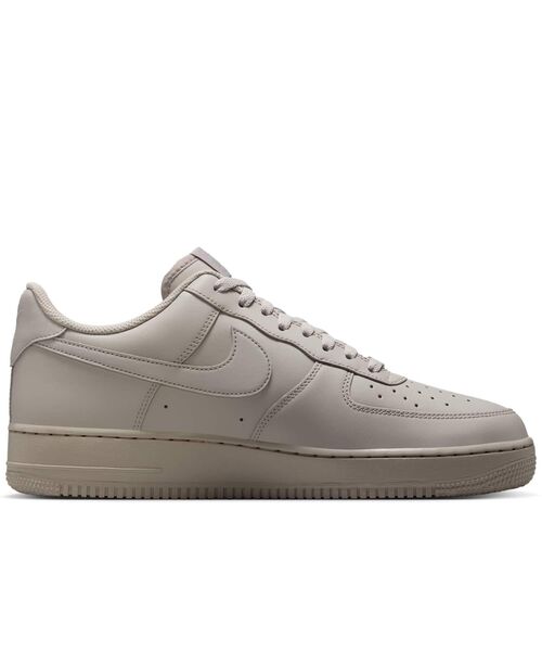 NIKE(ナイキ)の「ナイキ エア フォース 1 '07 メンズシューズ / Nike Air Force 1 '07 Men's Shoes IH1698-001 College Grey(スニーカー・メンズ・グレー系その他2・26/25/24/30/29.5/24.5/27.5/26.5/25.5/28.5/29/28/27)」の6枚目の写真