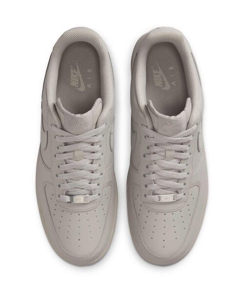 NIKE(ナイキ)の「ナイキ エア フォース 1 '07 メンズシューズ / Nike Air Force 1 '07 Men's Shoes IH1698-001 College Grey(スニーカー・メンズ・グレー系その他2・26/25/24/30/29.5/24.5/27.5/26.5/25.5/28.5/29/28/27)」の7枚目の写真