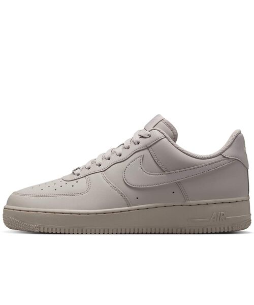 NIKE(ナイキ)の「ナイキ エア フォース 1 '07 メンズシューズ / Nike Air Force 1 '07 Men's Shoes IH1698-001 College Grey(スニーカー・メンズ・グレー系その他2・26/25/24/30/29.5/24.5/27.5/26.5/25.5/28.5/29/28/27)」の4枚目の写真