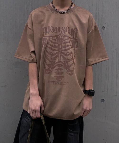 lilful(リルフル)の「【26年春夏新作】スカルボーンプリントTシャツ(Tシャツ/カットソー・メンズ・ブラック/ダークグレー/ベージュ・M/L)」の3枚目の写真