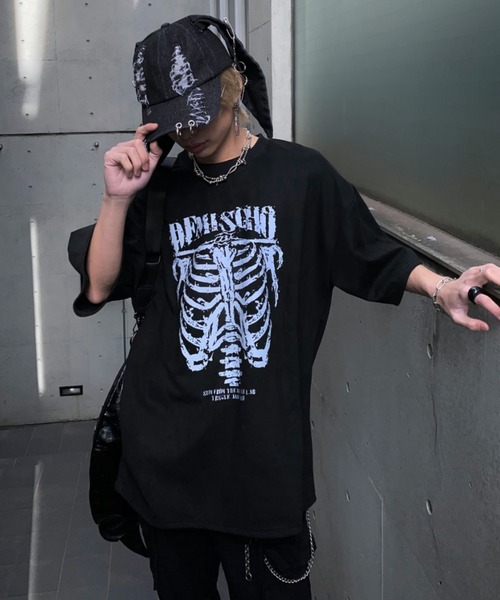lilful(リルフル)の「【26年春夏新作】スカルボーンプリントTシャツ(Tシャツ/カットソー・メンズ・ブラック/ダークグレー/ベージュ・M/L)」の4枚目の写真
