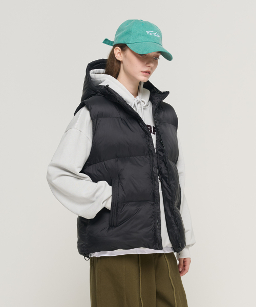 CARGOBROS FOR WOMAN（カーゴブロスフォーウィメン）の「フードハイネックパディッドベスト（ブラック）（ベスト・レディース・その他・FREE）」の2枚目の写真