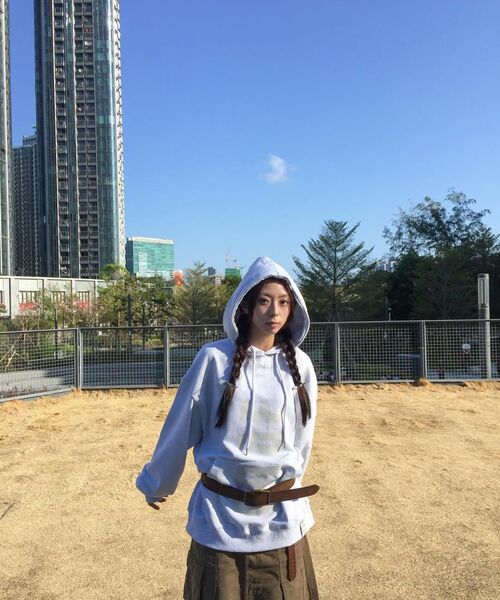 GRAVER（グレーバー）の「[UNISEX]GRAE-STAR フードパーカー_SKY BLUE（パーカー・レディース・ライトブルー・MEDIUM/LARGE/SMALL）」の5枚目の写真