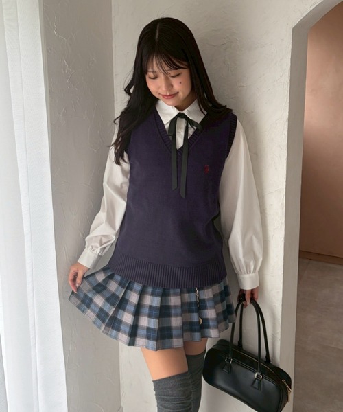 U.S. POLO ASSN.（ユーエスポロアッスン）の「【U.S. POLO ASSN. ×RMAF】スクールベスト（ベスト・レディース・ベージュ/ネイビー/オフホワイト・LARGE/MEDIUM）」の2枚目の写真