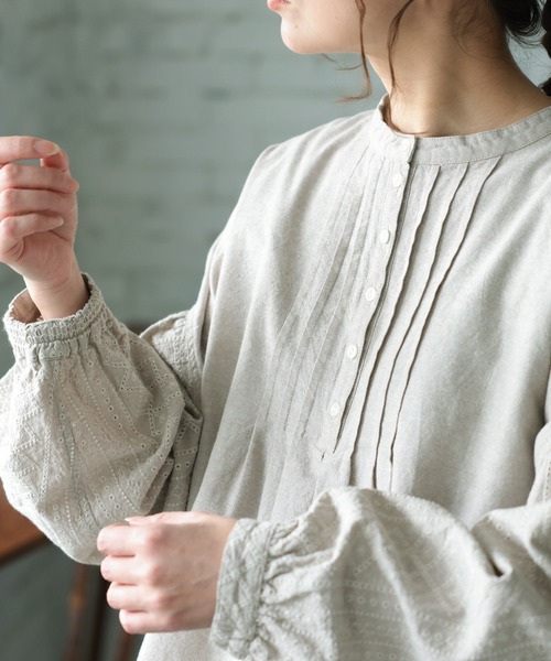 soulberry(ソウルベリー)の「つづる刺繍ブラウス(シャツ/ブラウス・レディース・グレー系その他・5L/4L/3L/LL/L/M)」の17枚目の写真