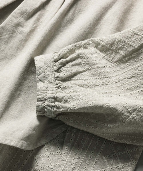 soulberry(ソウルベリー)の「つづる刺繍ブラウス(シャツ/ブラウス・レディース・グレー系その他・5L/4L/3L/LL/L/M)」の19枚目の写真