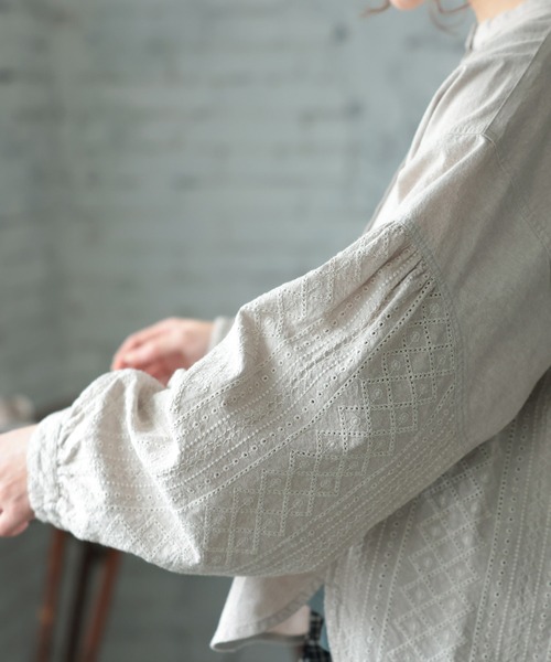 soulberry(ソウルベリー)の「つづる刺繍ブラウス(シャツ/ブラウス・レディース・グレー系その他・5L/4L/3L/LL/L/M)」の9枚目の写真